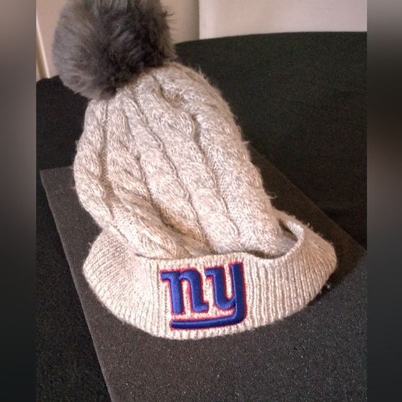 NFL New York Giants Pom Pom beanie hat - Picture 3 of 4